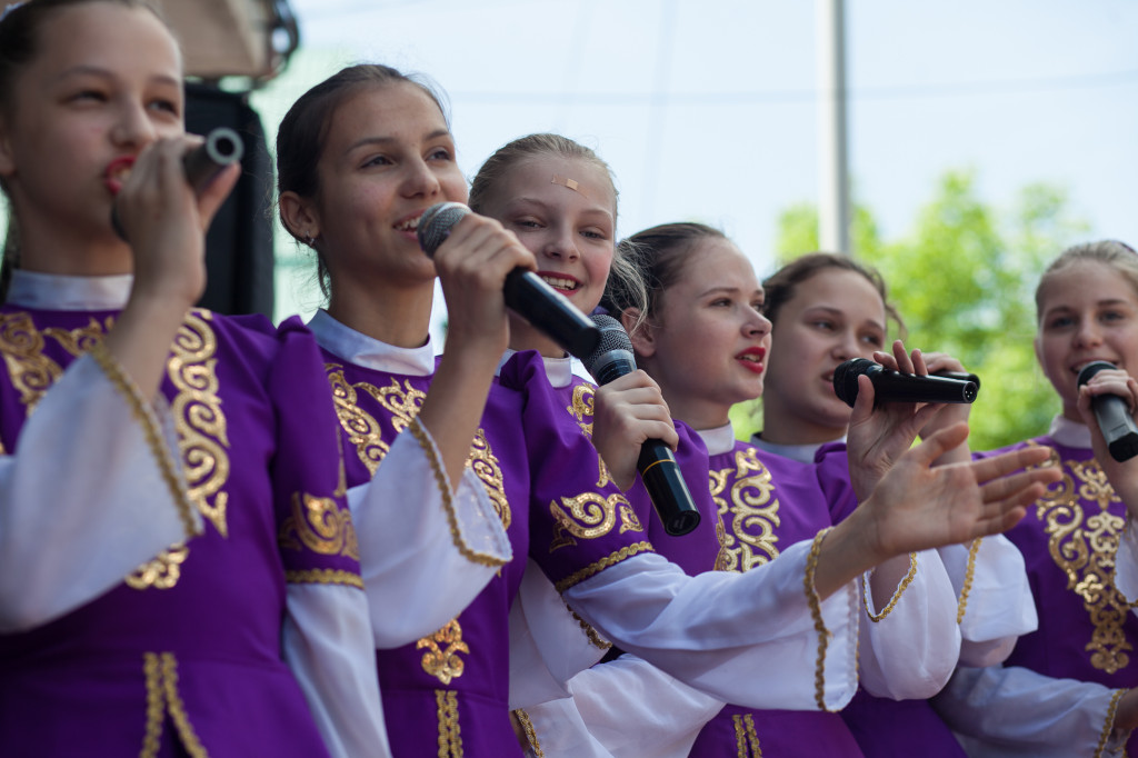 Участники народного вокального коллектива из Михайловска