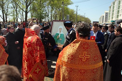 Фото Гармония | 02.05.2017 - Крестный ход в честь принесения мощей святой блаженной Матроны Московской - 45