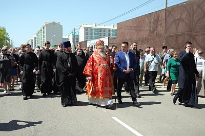 Фото Гармония | 02.05.2017 - Крестный ход в честь принесения мощей святой блаженной Матроны Московской - 38