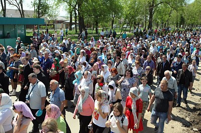 Фото Гармония | 02.05.2017 - Крестный ход в честь принесения мощей святой блаженной Матроны Московской - 25