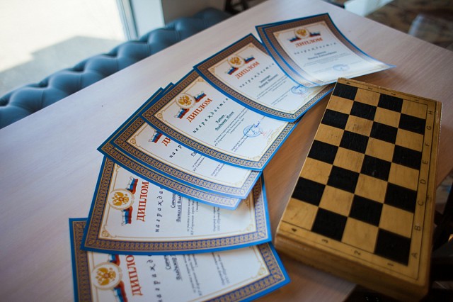 Галерея «Твоя история» приняла в своих стенах любительский турнир по шахматам и шашкам 